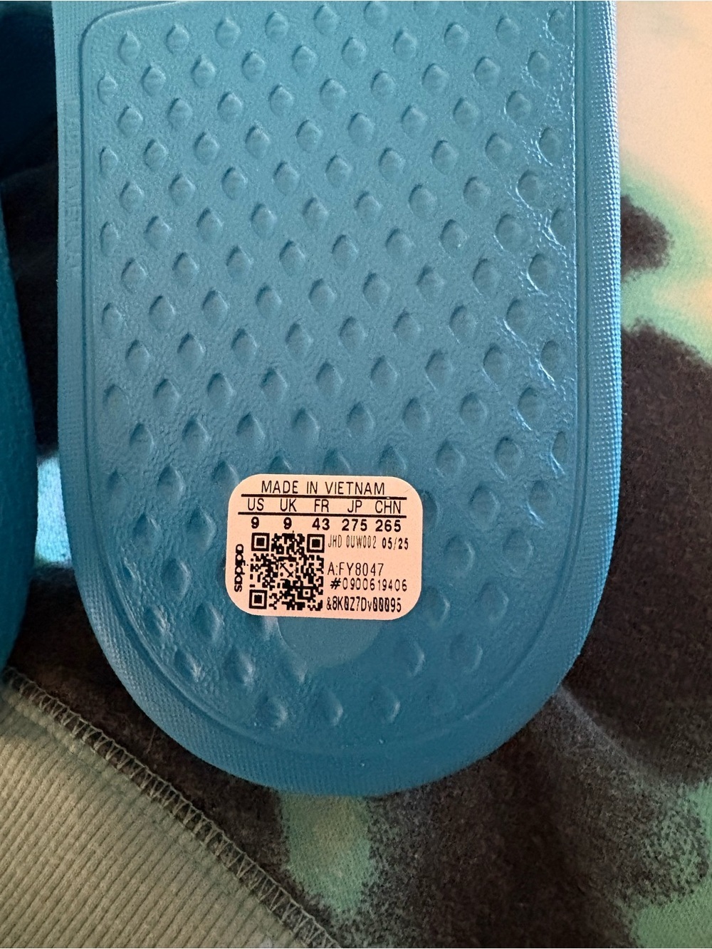 NEW- Unique Turquoise Blue
Adidas striped classic summer Slides
Slip on Sandals - Picture 7 of 7